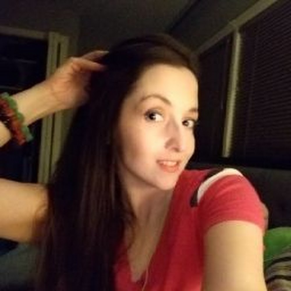 Meet your Posher, Caitlin